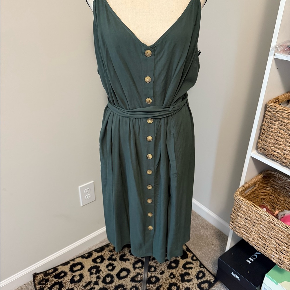 🛍️ Button-Down Dress